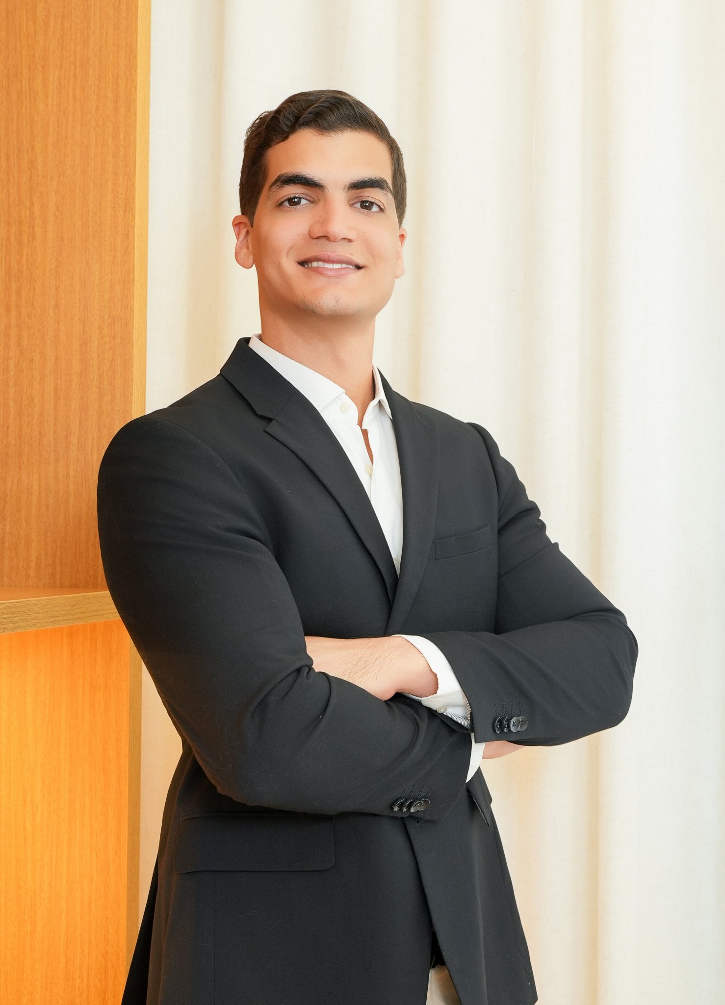 Dr. Carlo Alcántara